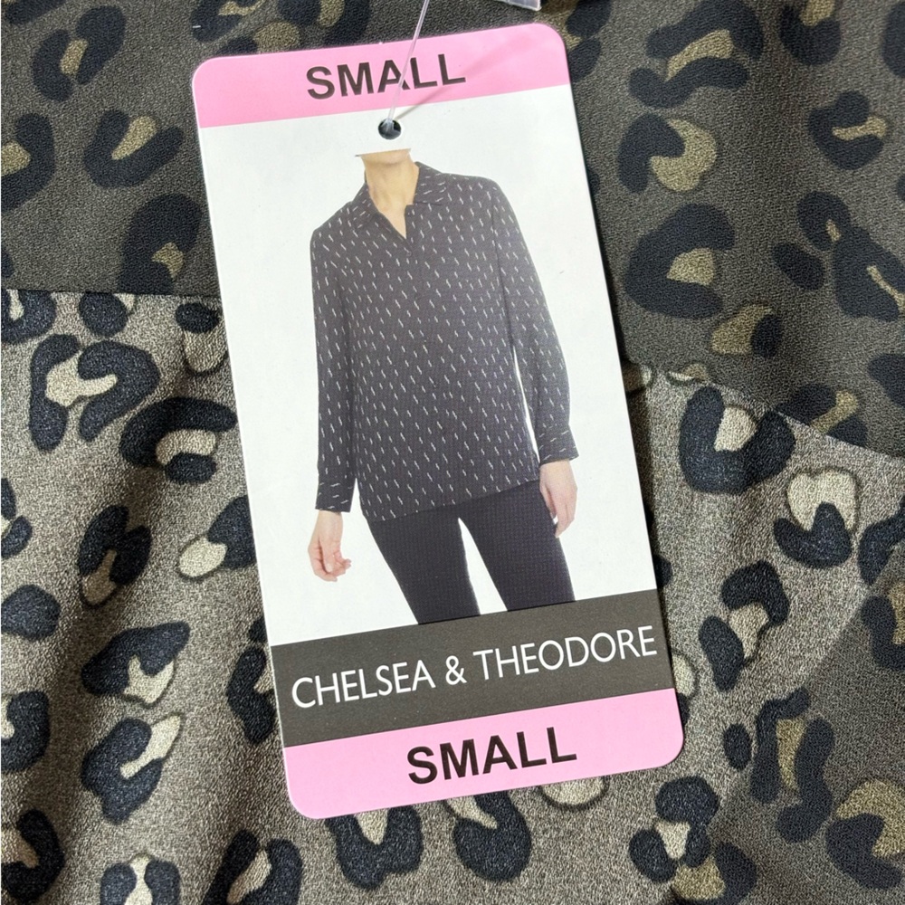 Chelsea & Theodore Leopard Print Blouse Long Sleeve Button Up Top Gray Size S - Picture 6 of 12